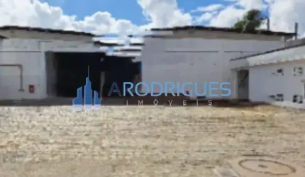 Galpão comercial à venda em Salvador-BA, bairro Águas Claras: 5 salas, 3 banheiros, 20 vagas de garagem, 1.000m² de área.
