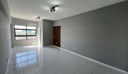 Sala Comercial para Venda em Lauro de Freitas, Vilas Do Atlântico, 1 banheiro, 1 vaga