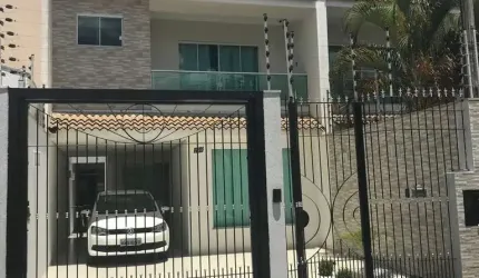 Casa à venda em Maringá, Parque Avenida, com 3 quartos, com 185 m²