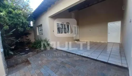 Casa com 3 quartos para alugar na Cidade Jardim, Uberlândia  por R$ 3.700