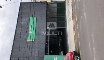 Barracão / Galpão / Depósito para alugar no Brasil, Uberlândia  por R$ 10.000