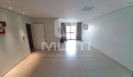 Cobertura com 3 quartos para alugar no Jardim Finotti, Uberlândia  por R$ 4.900