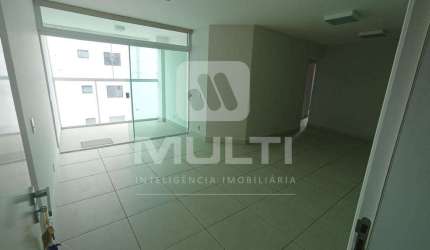 Apartamento com 3 quartos para alugar no Tibery, Uberlândia  por R$ 3.000