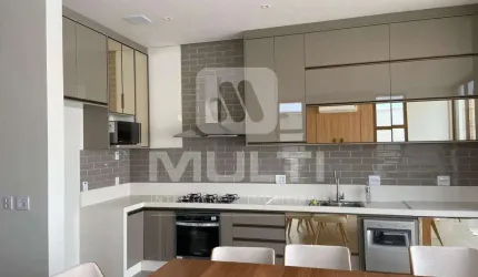 Casa em condomínio fechado com 3 quartos à venda no Alphaville, Uberlândia  por R$ 2.700.000