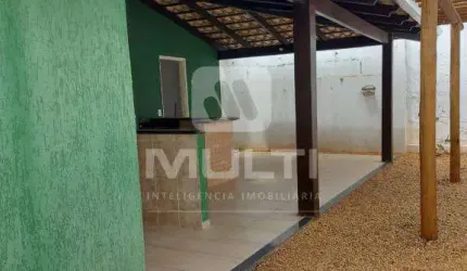 Casa em condomínio fechado com 3 quartos à venda no Santa Mônica, Uberlândia  por R$ 1.200.000