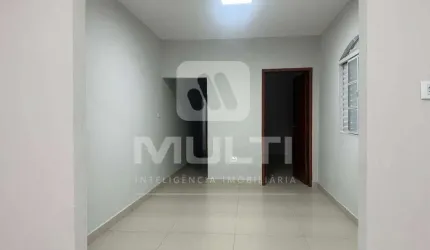 Casa com 2 quartos à venda no Bom Jesus, Uberlândia  por R$ 260.000