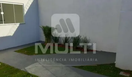 Casa com 2 quartos à venda em Laranjeiras, Uberlândia  por R$ 300.000