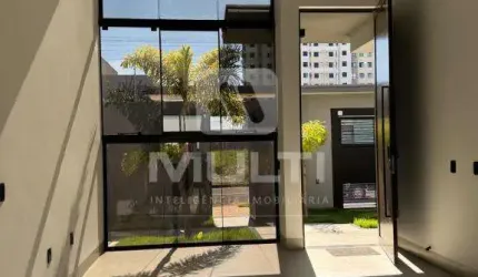 Casa com 3 quartos à venda no Grand Ville, Uberlândia  por R$ 1.250.000