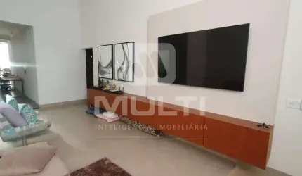 Casa com 3 quartos à venda em Laranjeiras, Uberlândia  por R$ 900.000