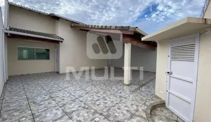 Casa com 3 quartos à venda no Pampulha, Uberlândia  por R$ 580.000
