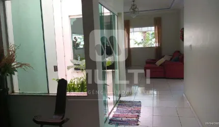 Casa com 3 quartos à venda no Presidente Roosevelt, Uberlândia  por R$ 1.200.000