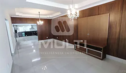 Casa com 3 quartos à venda em Granada, Uberlândia  por R$ 880.000