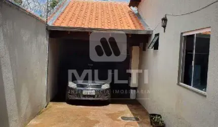 Casa com 3 quartos à venda na Cidade Jardim, Uberlândia  por R$ 620.000