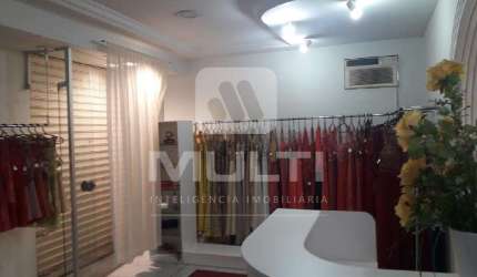 Casa comercial à venda no Martins, Uberlândia  por R$ 560.000