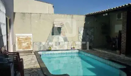 Casa com 4 quartos à venda no Granja Marileusa, Uberlândia  por R$ 1.300.000