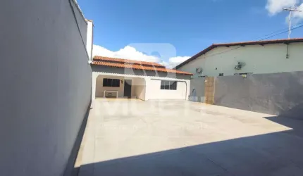Casa com 3 quartos à venda na Cidade Jardim, Uberlândia  por R$ 430.000
