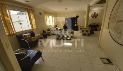 Casa com 5 quartos à venda no Vigilato Pereira, Uberlândia  por R$ 2.500.000