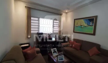 Casa com 3 quartos à venda no Santa Mônica, Uberlândia  por R$ 1.000.000
