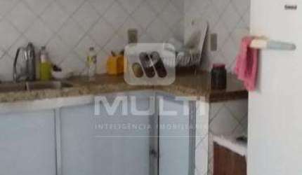 Casa com 3 quartos à venda na Cidade Jardim, Uberlândia  por R$ 700.000