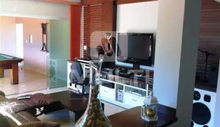 Casa com 4 quartos à venda no Jardim Karaíba, Uberlândia  por R$ 3.000.000