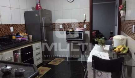 Casa com 3 quartos à venda no Alto Umuarama, Uberlândia  por R$ 675.000