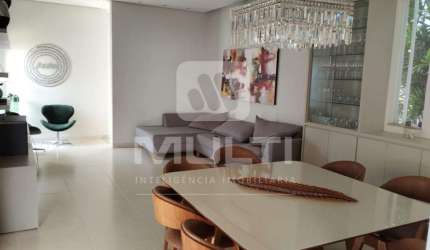 Casa em condomínio fechado com 3 quartos à venda no Aclimação, Uberlândia  por R$ 1.690.000