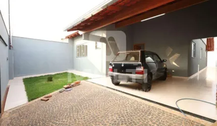 Casa com 3 quartos à venda no Santa Rosa, Uberlândia  por R$ 680.000