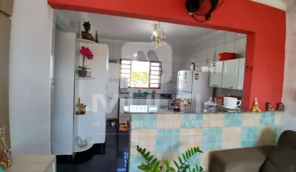 Casa com 2 quartos à venda em São Jorge, Uberlândia  por R$ 400.000
