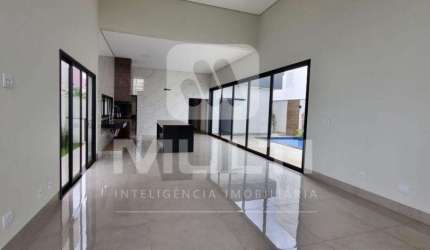 Casa em condomínio fechado com 3 quartos à venda em Laranjeiras, Uberlândia  por R$ 2.000.000