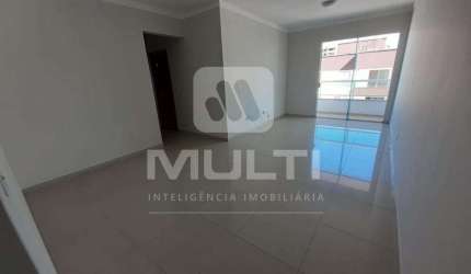 Apartamento com 3 quartos para alugar no Jardim Finotti, Uberlândia  por R$ 2.600