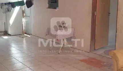 Casa com 2 quartos à venda no Planalto, Uberlândia  por R$ 270.000