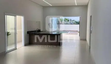 Casa com 3 quartos à venda na Cidade Jardim, Uberlândia  por R$ 1.390.000