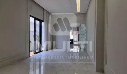 Casa em condomínio fechado com 3 quartos à venda em Laranjeiras, Uberlândia  por R$ 1.800.000