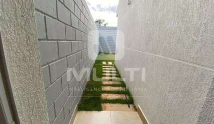 Casa em condomínio fechado com 3 quartos à venda em Laranjeiras, Uberlândia  por R$ 950.000