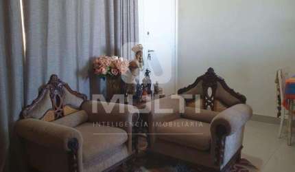 Apartamento com 2 quartos à venda no Brasil, Uberlândia  por R$ 265.000