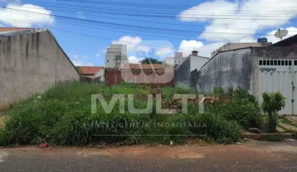 Terreno à venda no Santa Mônica, Uberlândia  por R$ 300.000