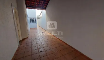 Casa com 3 quartos à venda no Custódio Pereira, Uberlândia  por R$ 650.000