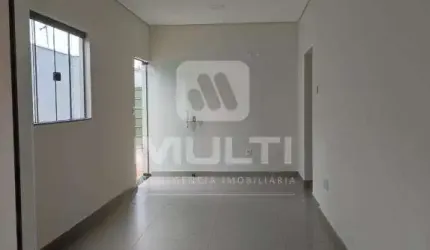 Casa com 3 quartos à venda no Luizote de Freitas, Uberlândia  por R$ 375.000