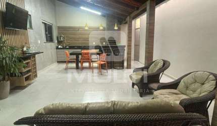 Casa com 6 quartos à venda no Jardim Ipanema I, Uberlândia  por R$ 450.000