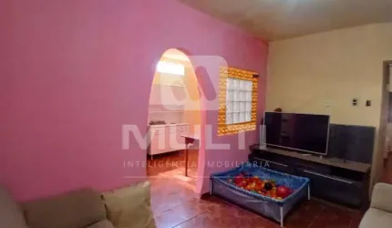 Casa com 3 quartos à venda no Custódio Pereira, Uberlândia  por R$ 350.000