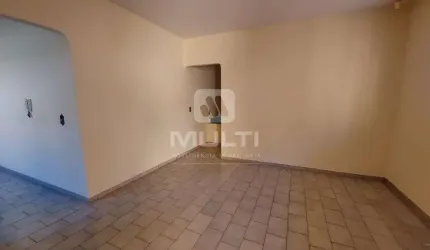 Casa com 3 quartos à venda no Santa Mônica, Uberlândia  por R$ 750.000