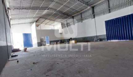 Barracão / Galpão / Depósito à venda no Pacaembu, Uberlândia  por R$ 950.000