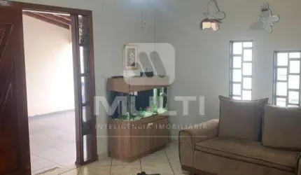 Casa com 3 quartos à venda na Cidade Jardim, Uberlândia  por R$ 530.000