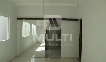Casa com 3 quartos à venda no Alto Umuarama, Uberlândia  por R$ 650.000