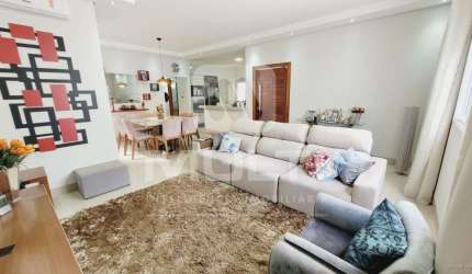 Casa com 3 quartos à venda no Jardim Inconfidência, Uberlândia  por R$ 780.000