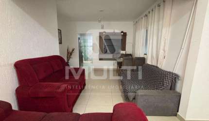 Casa com 4 quartos à venda no Santa Mônica, Uberlândia  por R$ 650.000
