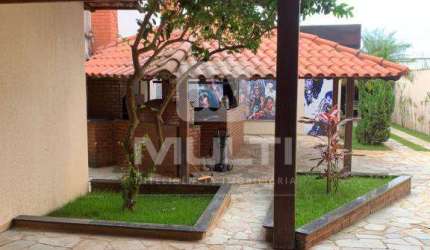 Casa com 3 quartos à venda no Martins, Uberlândia  por R$ 950.000