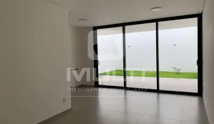 Casa com 3 quartos à venda no Itapema Sul, Uberlândia  por R$ 960.000