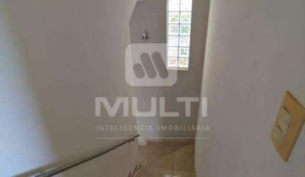 Casa com 5 quartos à venda na Cidade Jardim, Uberlândia  por R$ 1.100.000