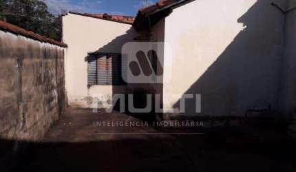 Casa com 3 quartos à venda no Luizote de Freitas, Uberlândia  por R$ 250.000